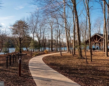 7521 Calais Way - Photo Thumbnail 33