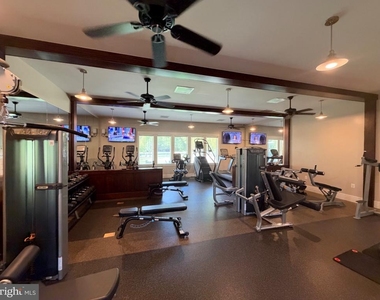 7521 Calais Way - Photo Thumbnail 32