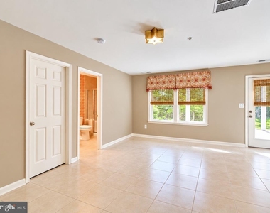 7521 Calais Way - Photo Thumbnail 16