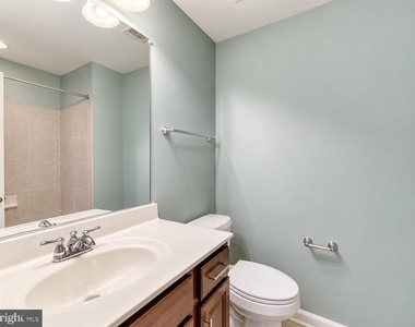 7521 Calais Way - Photo Thumbnail 18