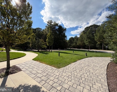 7521 Calais Way - Photo Thumbnail 28