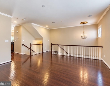 7521 Calais Way - Photo Thumbnail 1