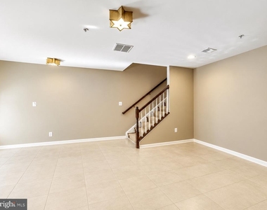 7521 Calais Way - Photo Thumbnail 15
