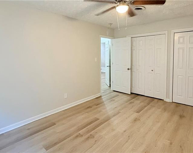 609 Lufkin Circle - Photo Thumbnail 6