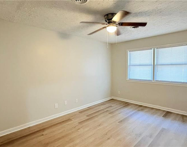 609 Lufkin Circle - Photo Thumbnail 7