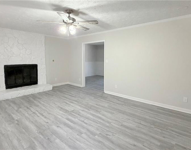 609 Lufkin Circle - Photo Thumbnail 23