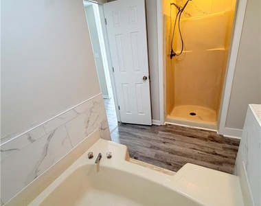 609 Lufkin Circle - Photo Thumbnail 13
