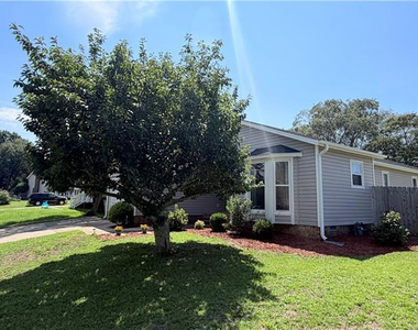 6374 Lake Trail Drive - Photo Thumbnail 4