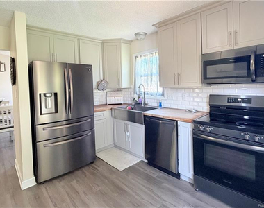 6374 Lake Trail Drive - Photo Thumbnail 7