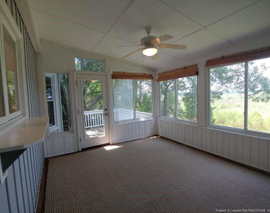 688 Azalea Drive - Photo Thumbnail 13