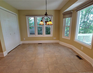 688 Azalea Drive - Photo Thumbnail 12