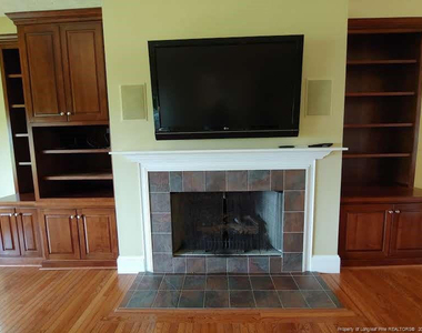 688 Azalea Drive - Photo Thumbnail 6
