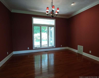 688 Azalea Drive - Photo Thumbnail 5