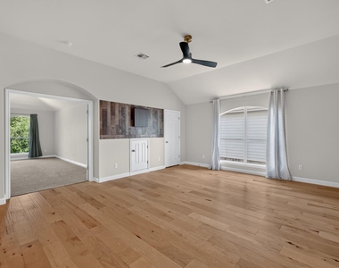 3780 Turetella Dr - Photo Thumbnail 12