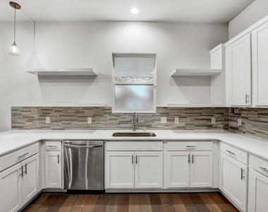 6406 Santos St - Photo Thumbnail 6
