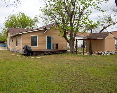 208 Shaw St - Photo Thumbnail 24