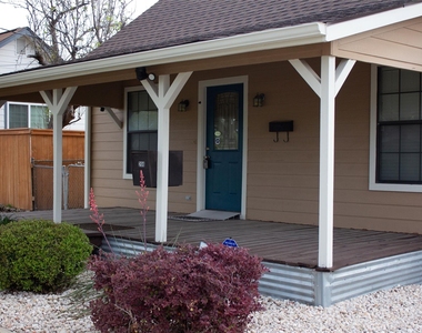 208 Shaw St - Photo Thumbnail 3