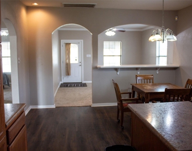 208 Shaw St - Photo Thumbnail 10