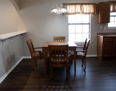 208 Shaw St - Photo Thumbnail 11