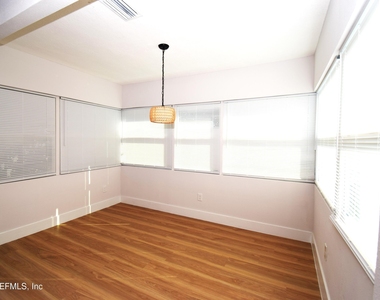 4735 Dundee Road - Photo Thumbnail 3