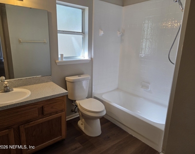 5421 Nanette Court - Photo Thumbnail 17