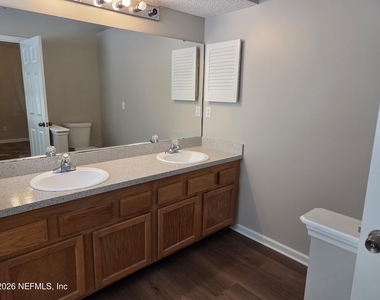5421 Nanette Court - Photo Thumbnail 12