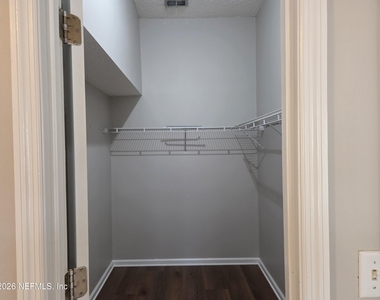 5421 Nanette Court - Photo Thumbnail 13