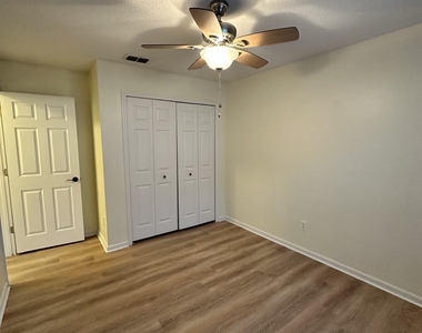 1540 Austin Lane - Photo Thumbnail 17