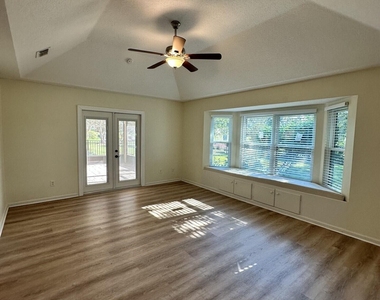1540 Austin Lane - Photo Thumbnail 12