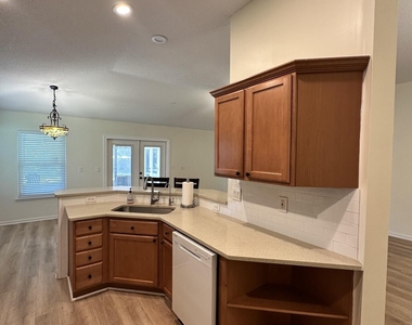 1540 Austin Lane - Photo Thumbnail 9