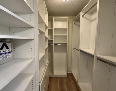 1540 Austin Lane - Photo Thumbnail 15
