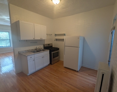 5616 N Winthrop Avenue - Photo Thumbnail 2