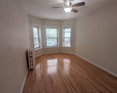 5616 N Winthrop Avenue - Photo Thumbnail 3