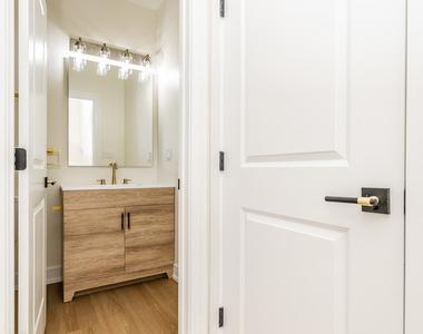1548 S Sawyer Street - Photo Thumbnail 19