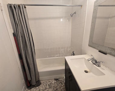 6161 N Hoyne Avenue - Photo Thumbnail 12