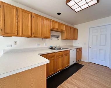 949 Charlela Lane - Photo Thumbnail 7