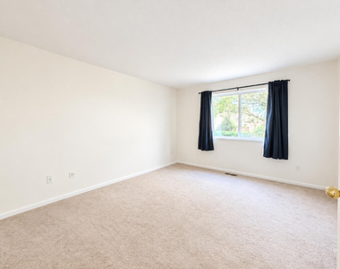 949 Charlela Lane - Photo Thumbnail 10