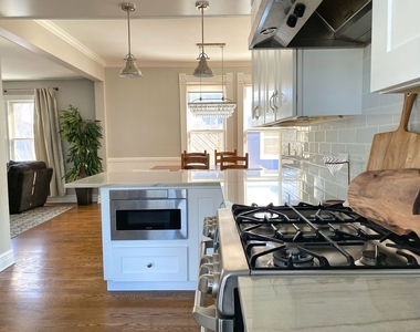 5243 Washington Street - Photo Thumbnail 3