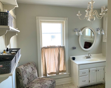 5243 Washington Street - Photo Thumbnail 9