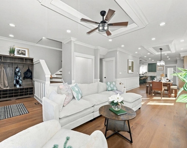 1323 Home Avenue - Photo Thumbnail 3