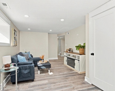 1323 Home Avenue - Photo Thumbnail 17