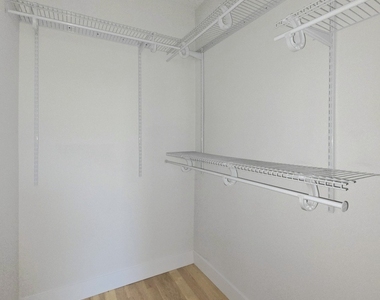 4236 N Kenmore Avenue - Photo Thumbnail 6
