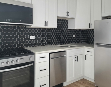 4236 N Kenmore Avenue - Photo Thumbnail 8