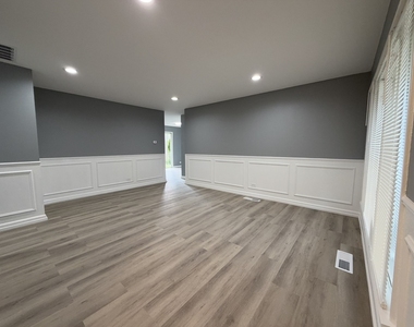 17700 Grandview Drive - Photo Thumbnail 4