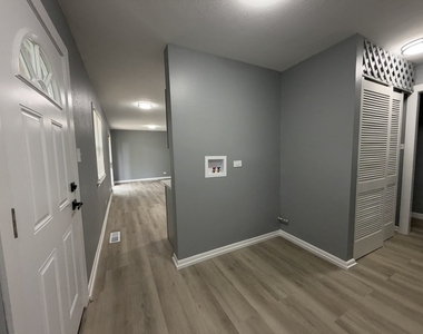 17700 Grandview Drive - Photo Thumbnail 10
