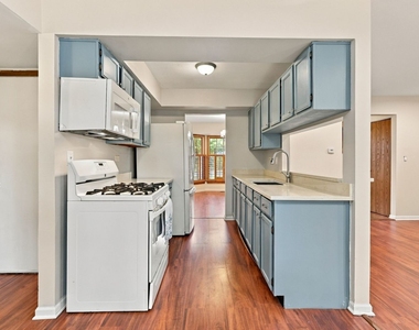 2650 Fieldstone Court - Photo Thumbnail 7