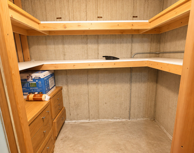 5218 N Delphia Avenue - Photo Thumbnail 16
