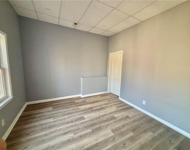 240 Creekside Park Drive - Photo Thumbnail 25
