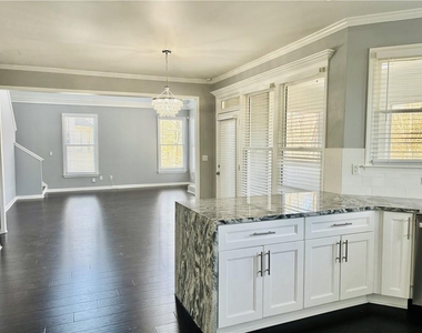 240 Creekside Park Drive - Photo Thumbnail 7