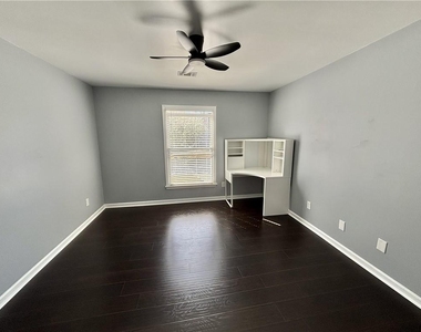 240 Creekside Park Drive - Photo Thumbnail 18
